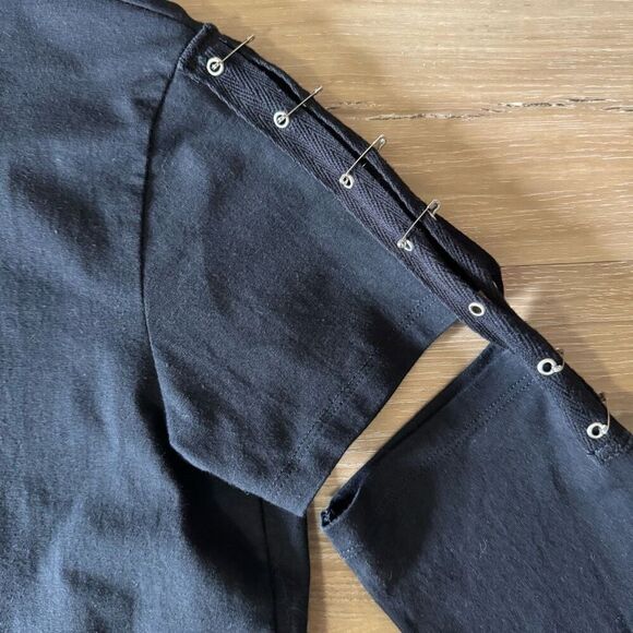 Vintage Tripp NYC Size XL Safety Pin Cutout Long Sleeve Tee Black Punk Rock Goth - Picture 5 of 6